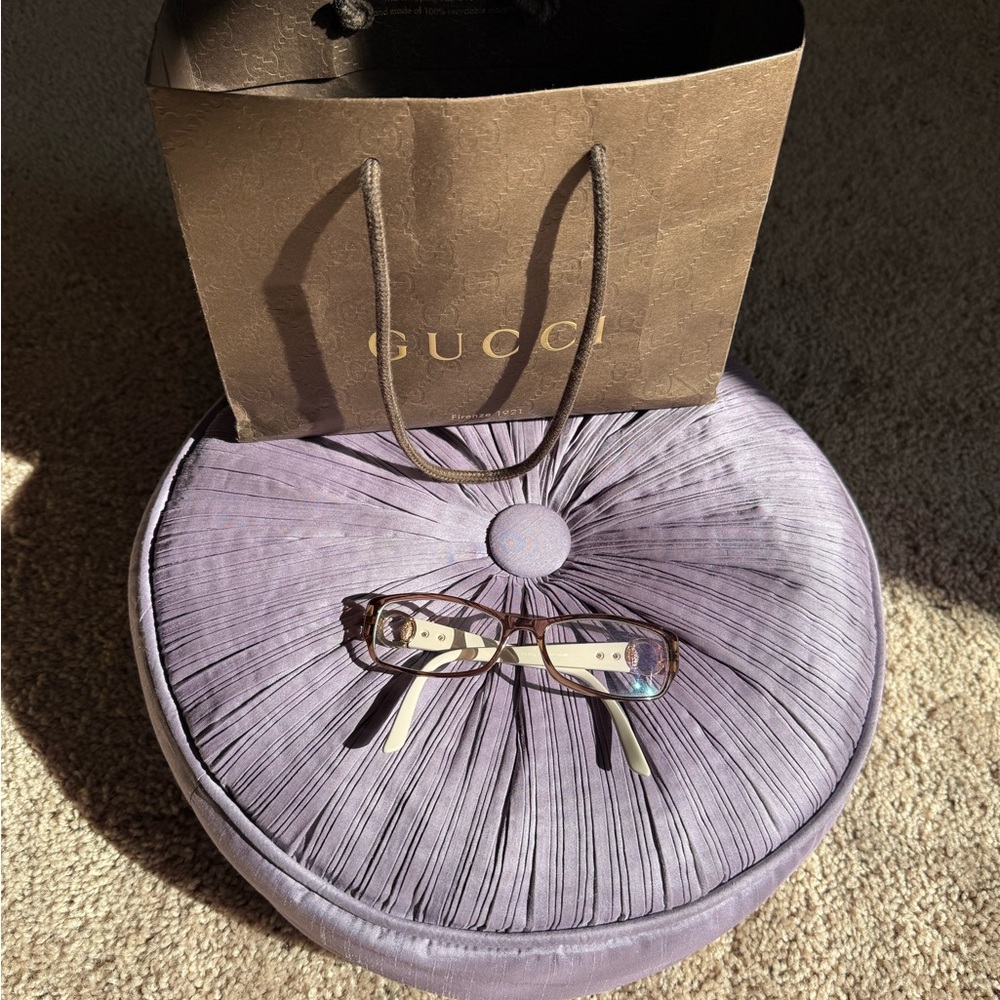Gucci Brown Eyeglasses with Branded Bag

Deep Discount - Closing Soon.